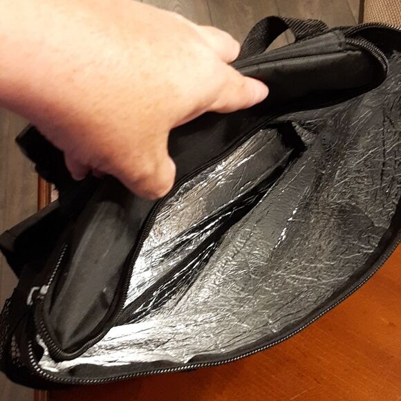 Black Insulated Bag - Picture 5 of 5